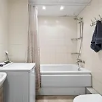 Cozy Private In Lovely Kadriorg 아파트 탈린
